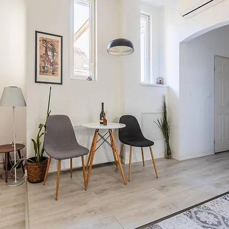 Apartmán Corvin - Uelloi Serviced