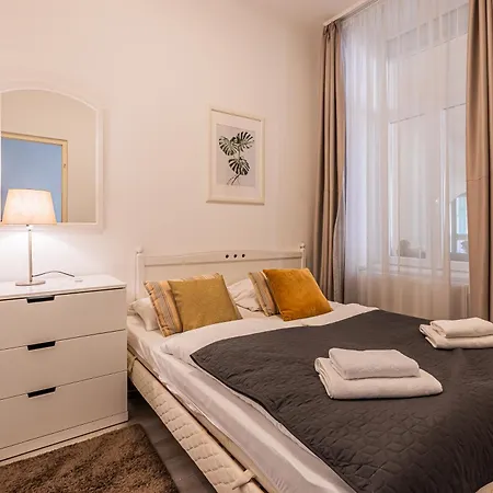 Corvin - Uelloi Serviced Apartmán *