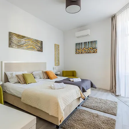 Corvin - Uelloi Serviced Apartmán *