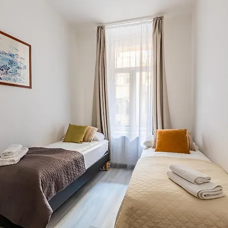 Corvin - Uelloi Serviced * Budapest