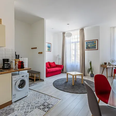 Corvin - Uelloi Serviced *