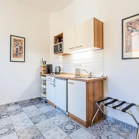 Corvin - Uelloi Serviced *