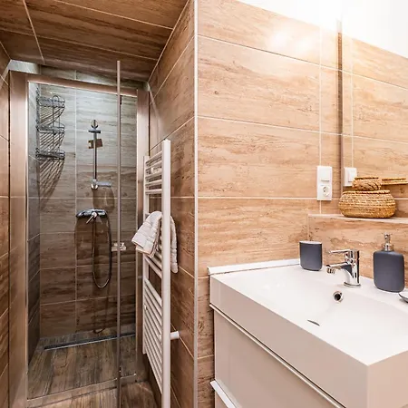 Corvin - Uelloi Serviced Apartment