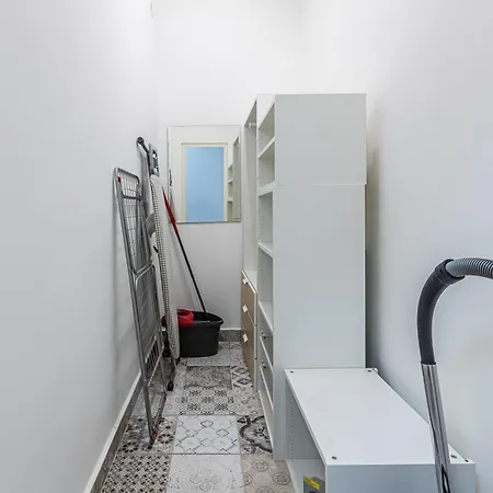 Corvin - Uelloi Serviced